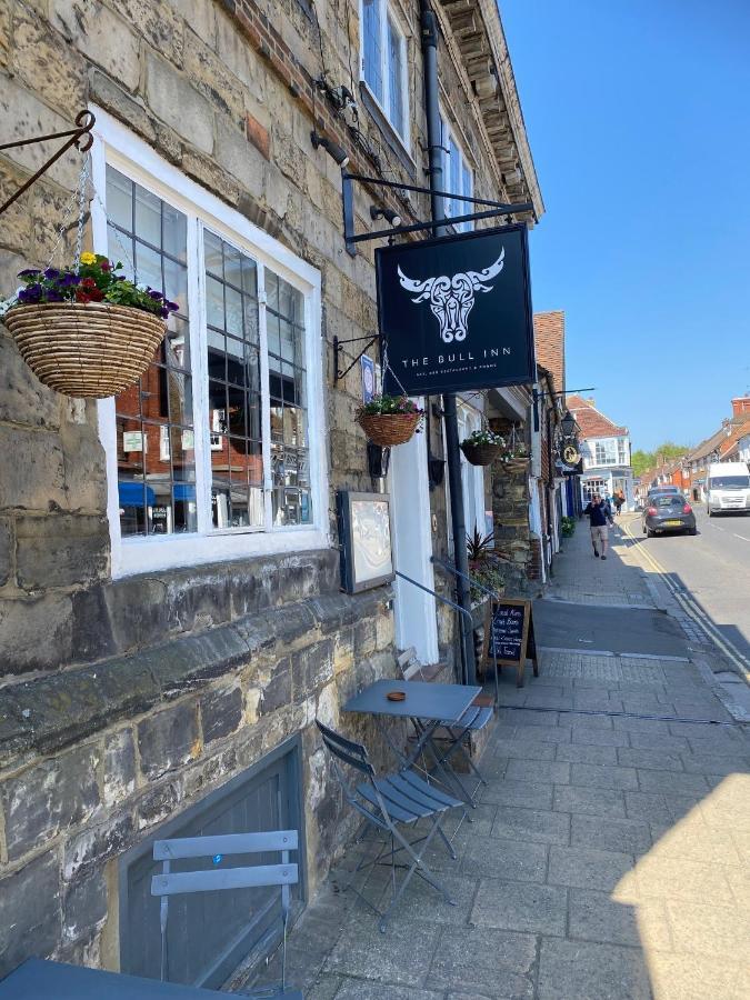 The Bull Hotel Battle Exterior photo