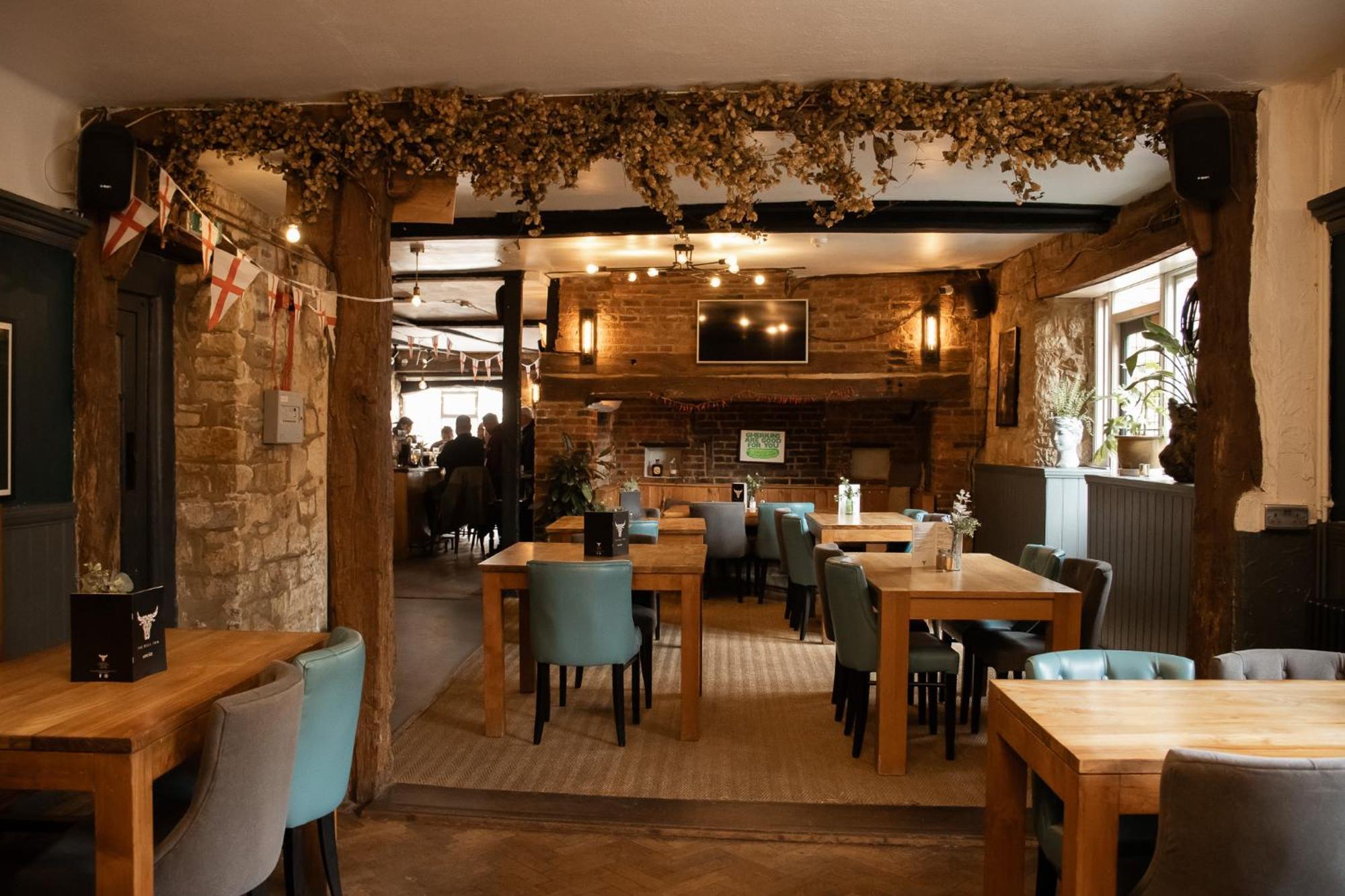 The Bull Hotel Battle Exterior photo
